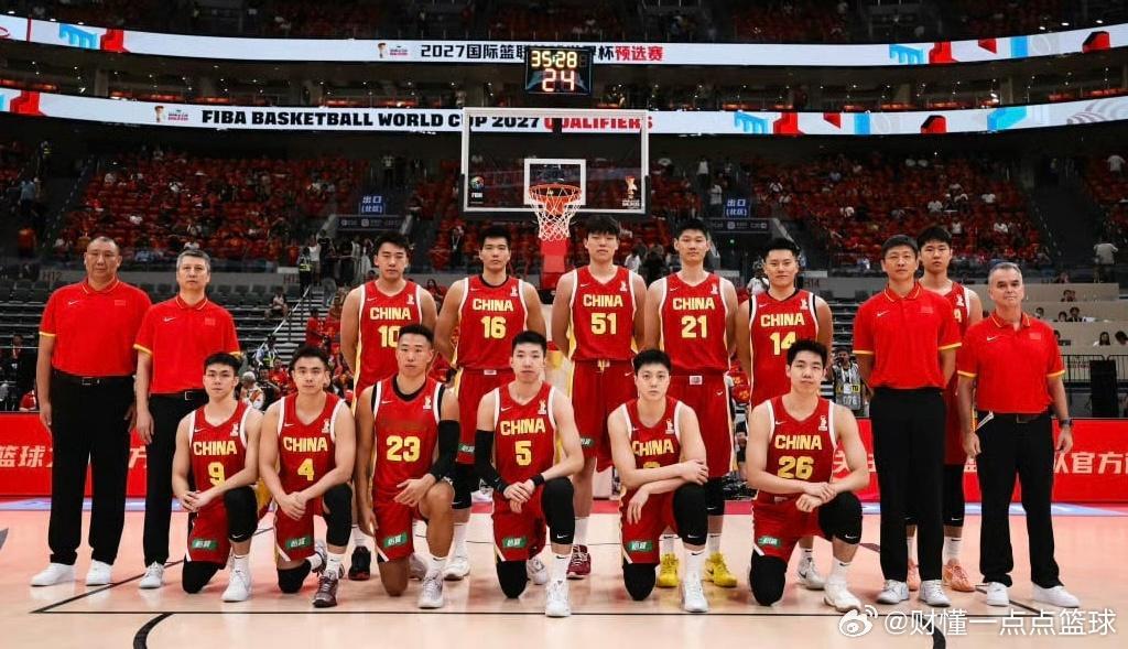 FIBA更新男篮世预赛亚大区实力榜单，中国男篮排名上升来到第5位。本窗口期中国队