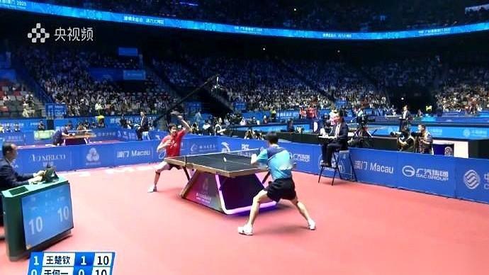 我得缓缓，刚刷到这条差点没把手机捏碎了。
马龙，跟王楚钦，在一个队里打全运会。