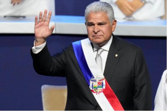 错了就是错了
 
这事说起来，全是巴拿马自己一手造成的。今年1月底，巴拿马法院做