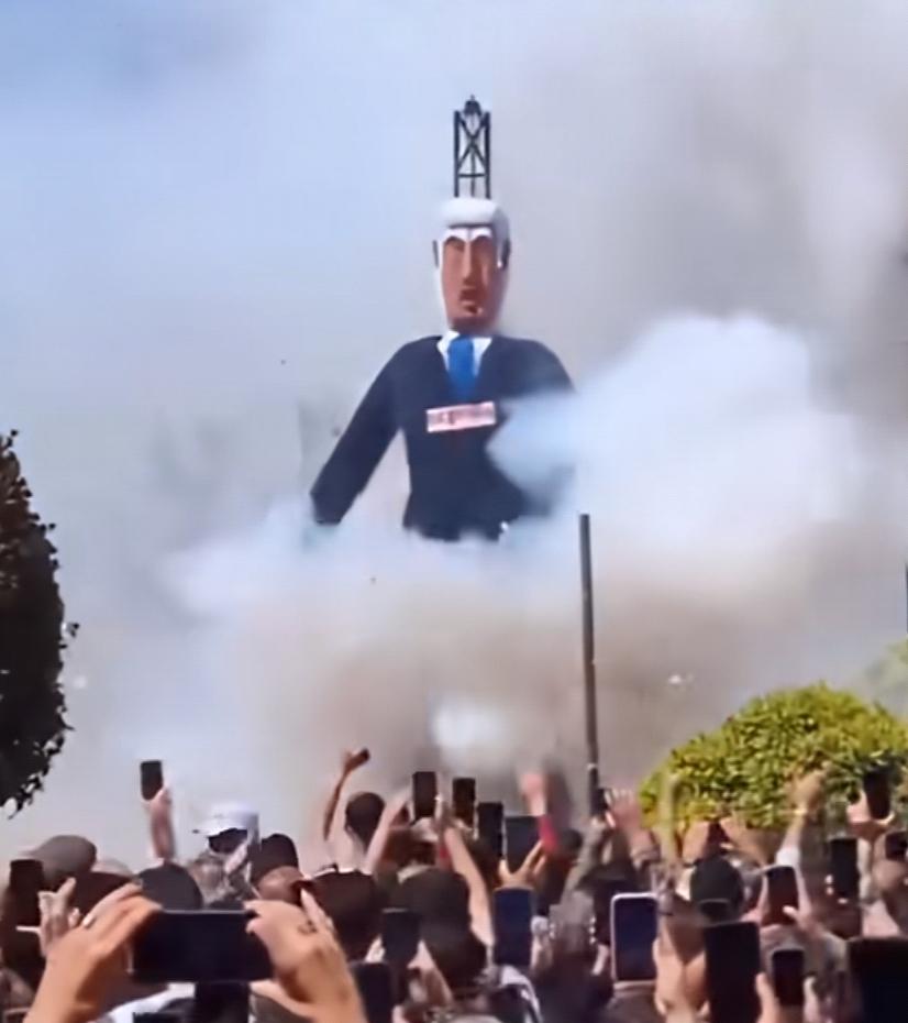 让人笑不活了！

近日，内塔尼亚胡还在对伊朗发出威胁，表示会重返战场而夸夸其谈的