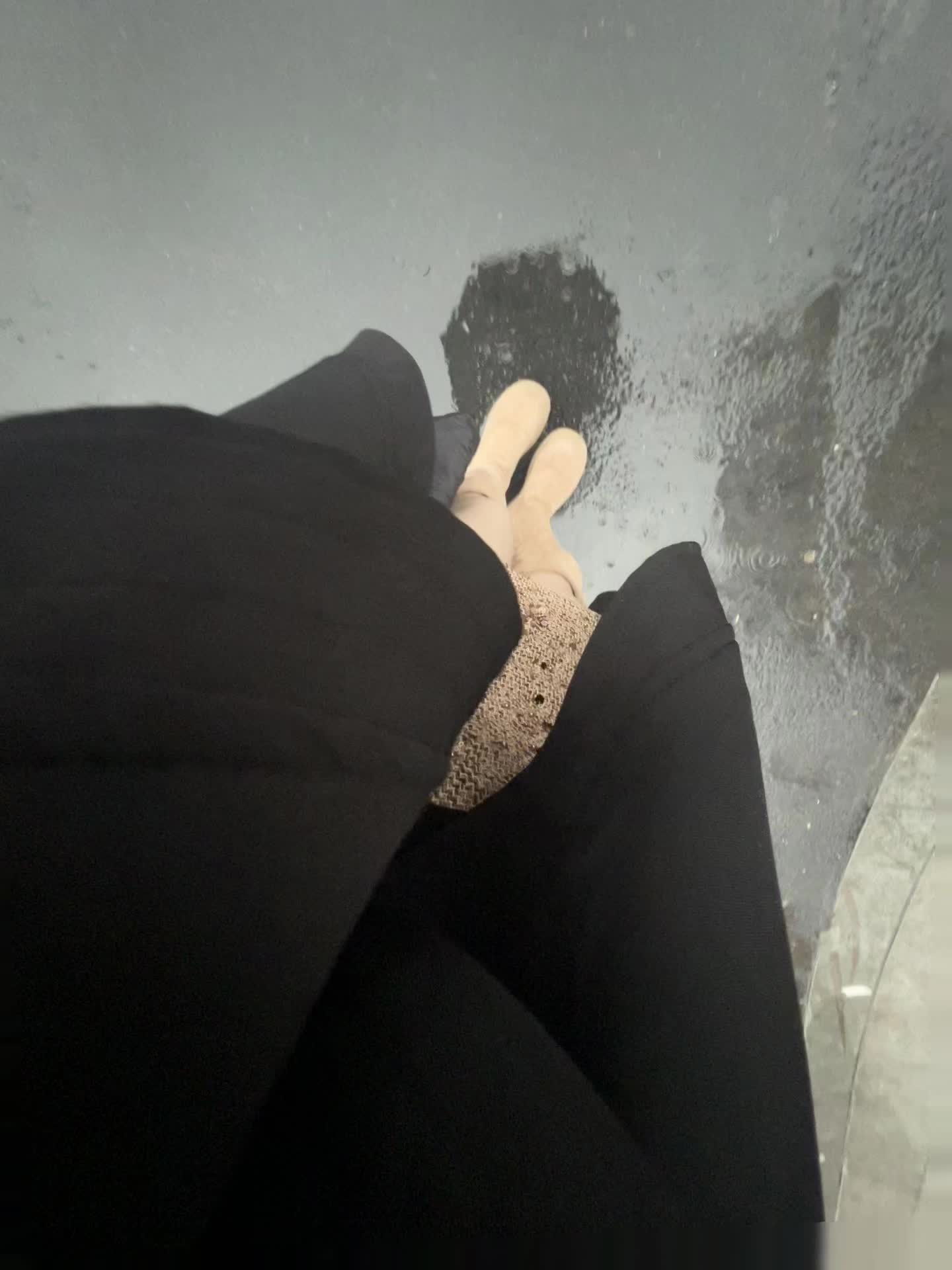 我表达不出的情绪 雨天都帮我说了