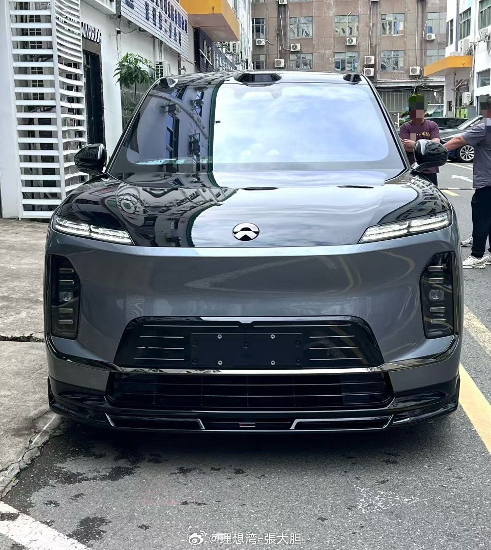 昨天发了一条关于汽车后市场给理想车型设计的奇丑无比的包围件的事，引发了一些讨论和