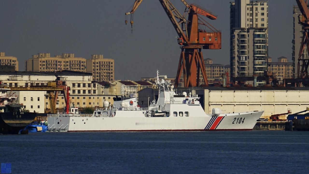 101型海警船
2104号！
海警新造的1500吨级巡逻船，采用喷水推进，最高航