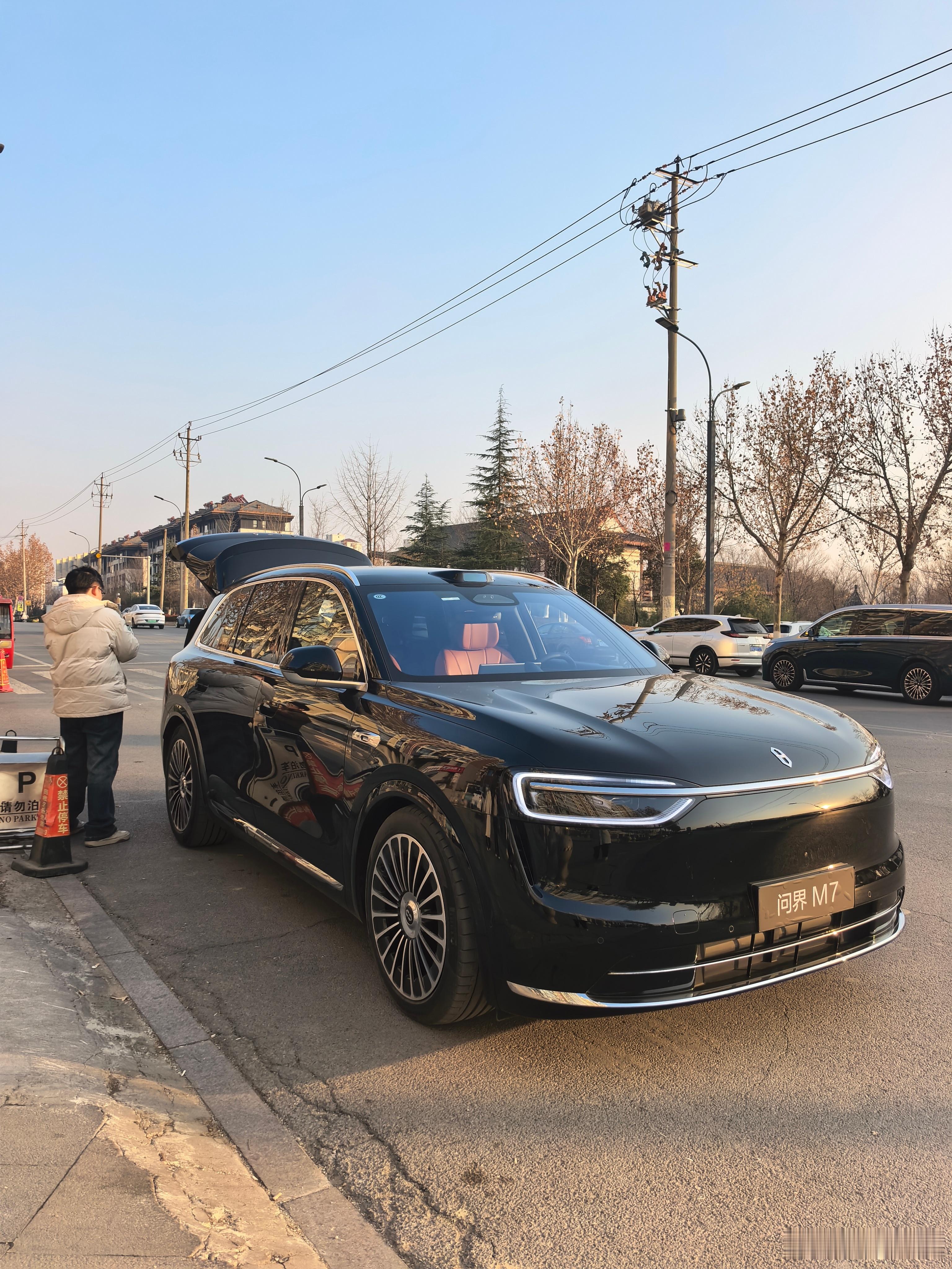 送山东大哥回家啦，我们也准备返回杭州啦，大哥人是真的好，特别实在，给他准备了很多