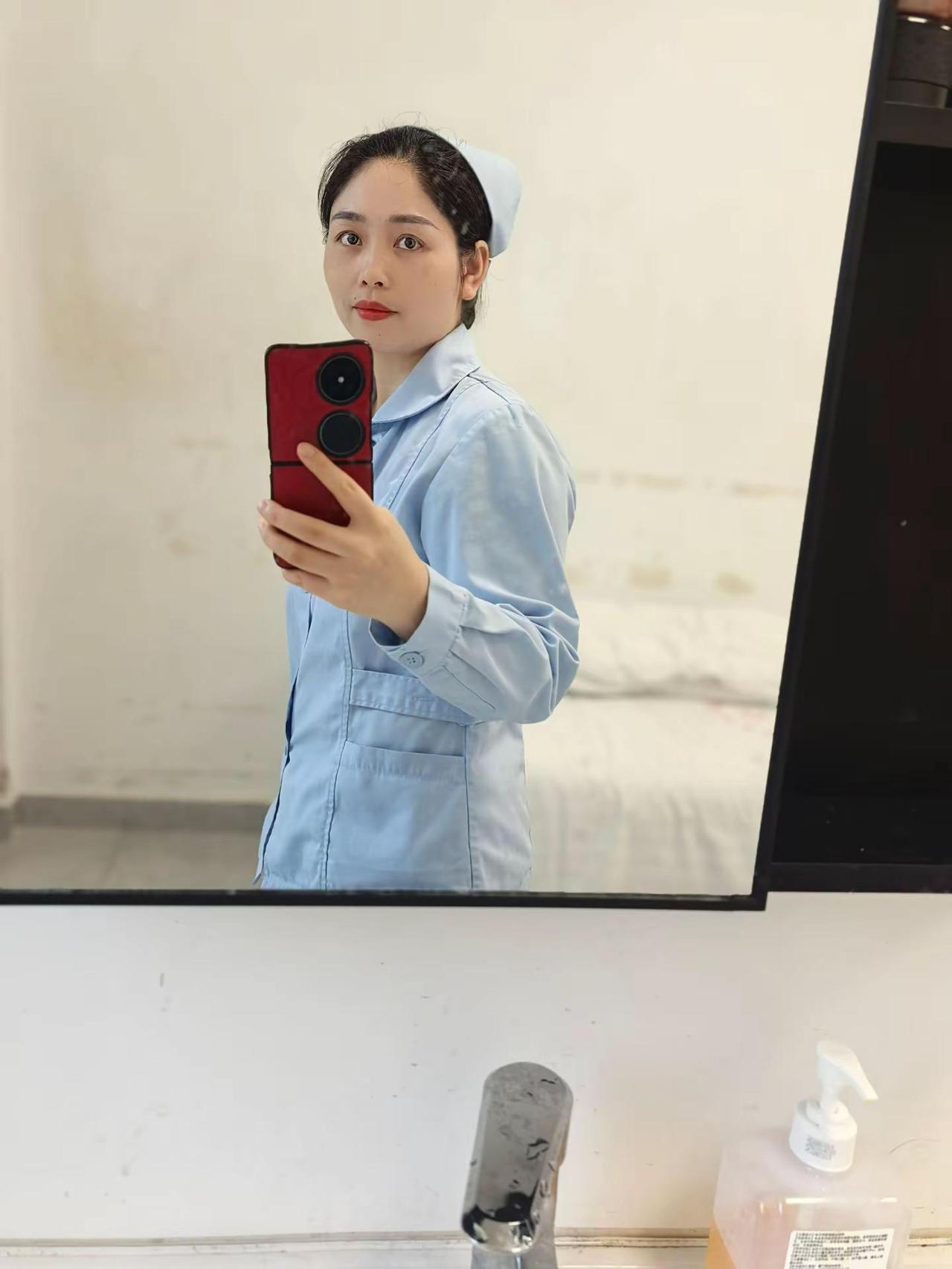 到底镜子里面的是不是真正自己，满脸的疲惫😫😫