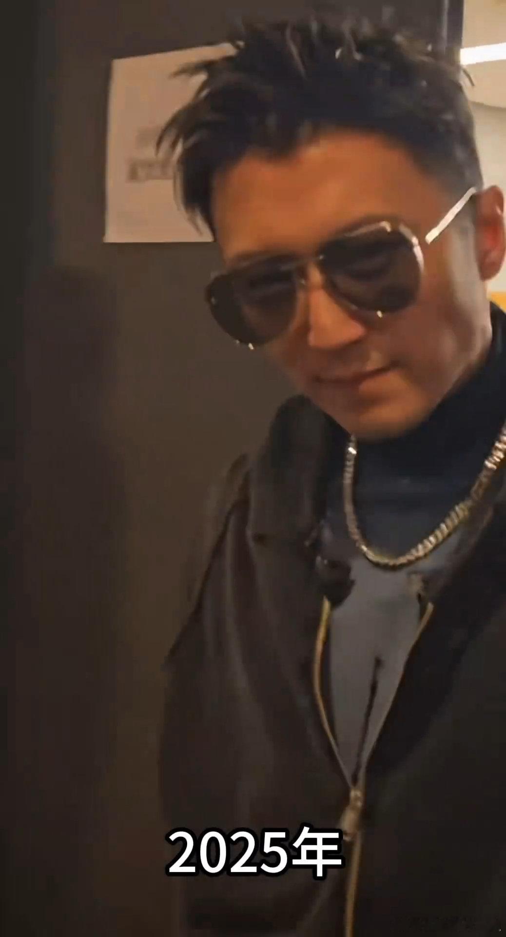 谢霆锋正是藏不住事的时候 谁懂谢霆锋的演唱会魅力！苏州演唱会剧透2026首站，2