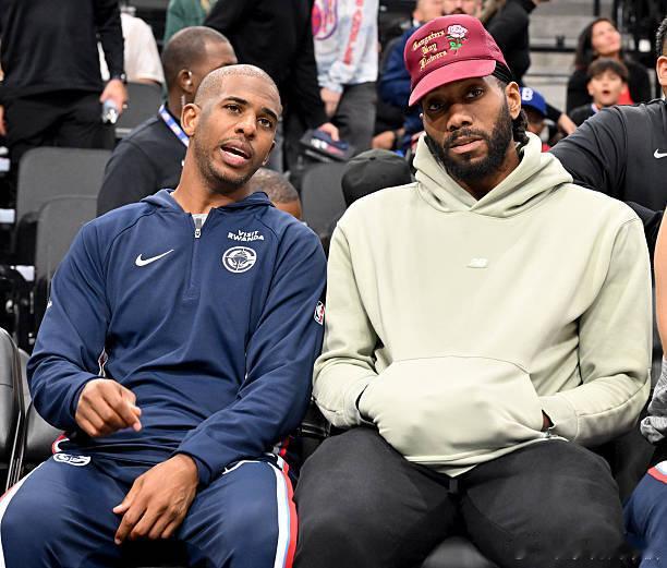 Shams：伦纳德因脚踝伤病，至少还要缺席几场比赛。快船队乐观地认为伦纳德很快就