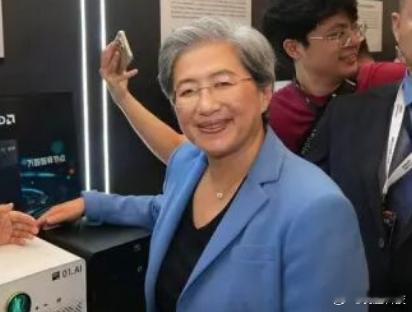 【苏姿丰称未来将有50亿人每天用AI】5月19日，上海AMD AI开发者日活动上