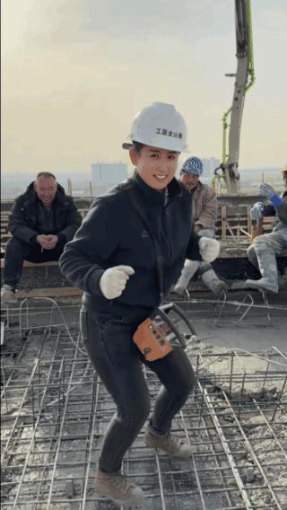 苦中作乐，
但我们也有快乐！
不乐怎么办？