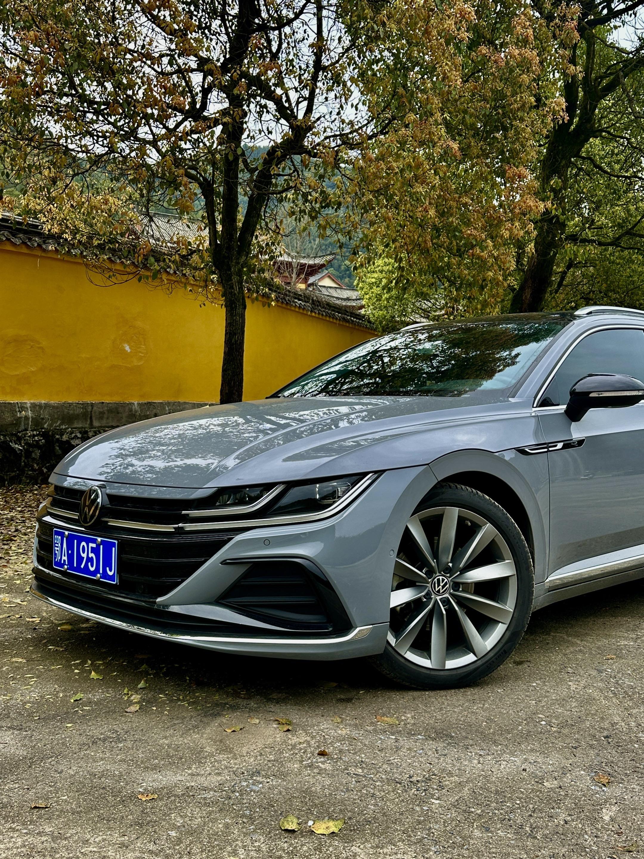 大众CC旅行版。还得是这样去轮眉好看！