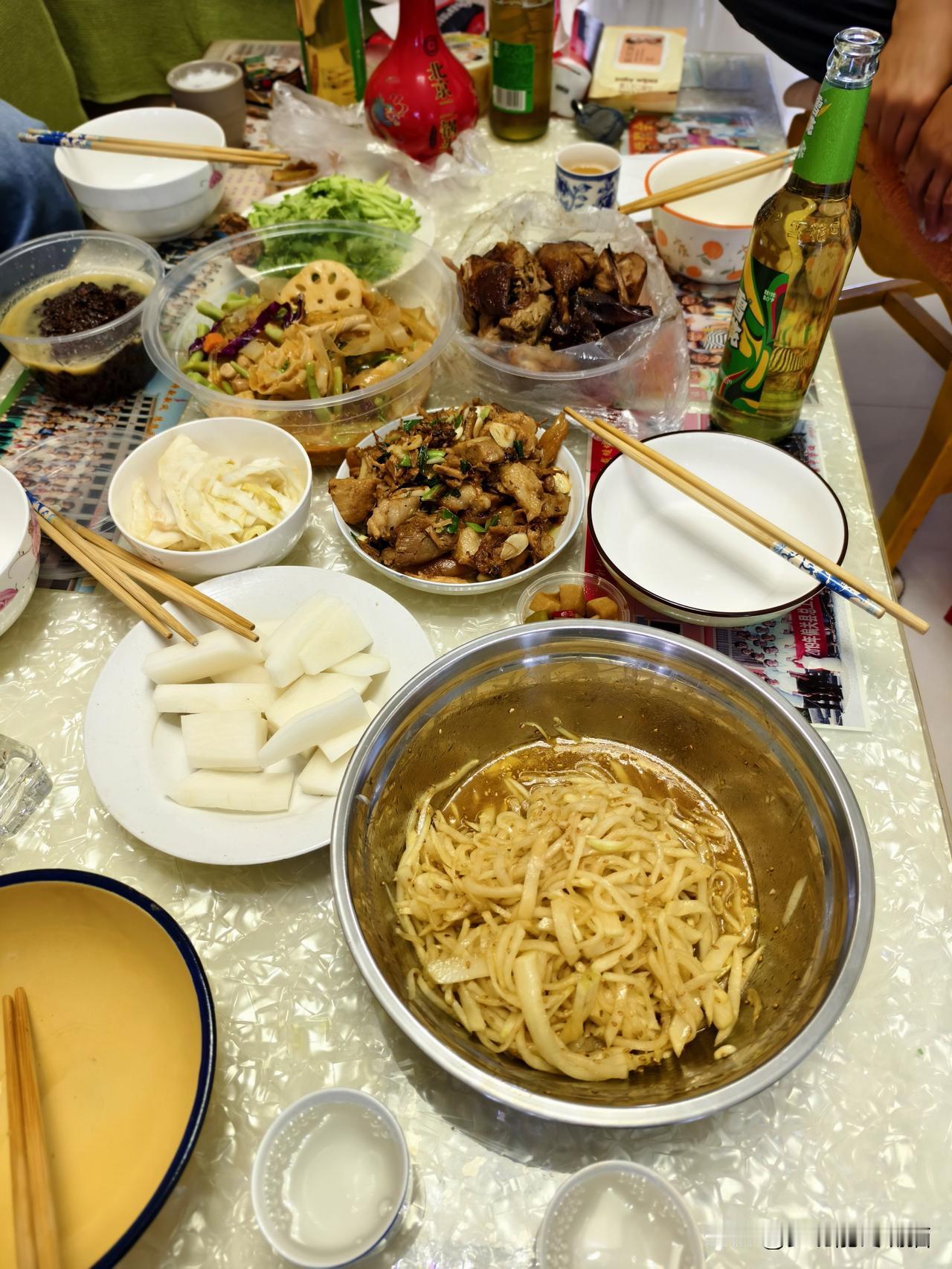 秋日生活打卡季 地标山西偏关小县城，闺蜜看见猫姐裁缝店不太忙，那就回家做美食哇！