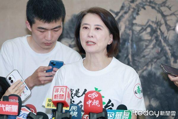 吴思瑶批冻删公视预算是逼台湾人看央视　王鸿薇：林楚茵有爱奇艺可以看
面对《公视》