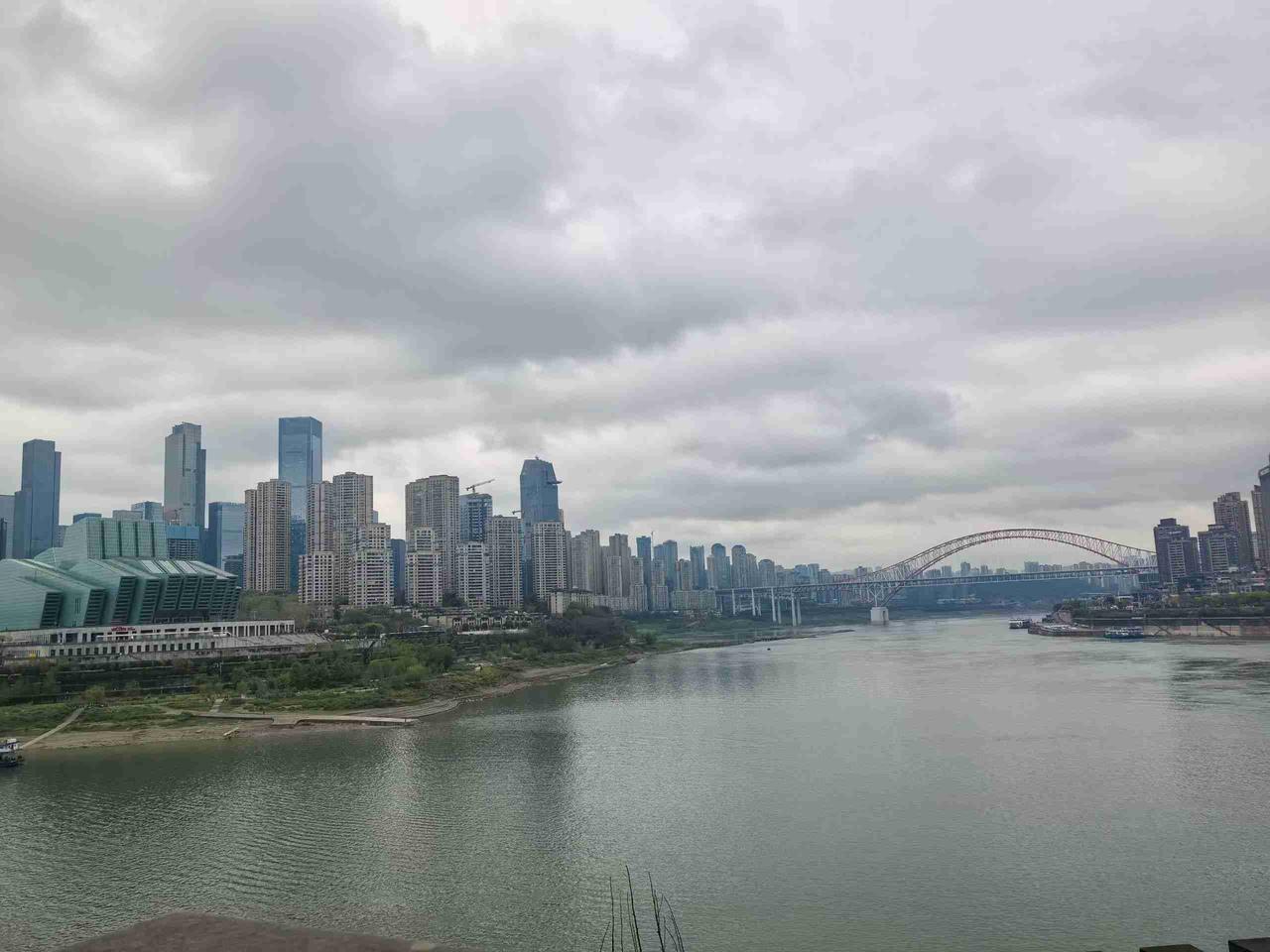 忙有价值，闲有滋味。忙碌时全力以赴，闲暇时随心自在。不争不抢、张弛有度是智慧，愿