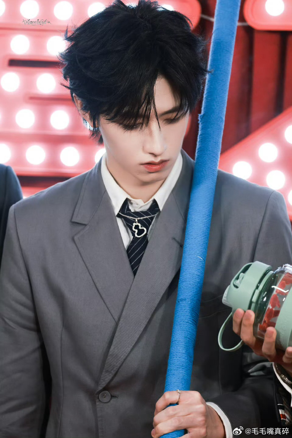 朱志鑫好精致的脸帅气朱志鑫[流鼻血][流鼻血][流鼻血][流鼻血] ​​​