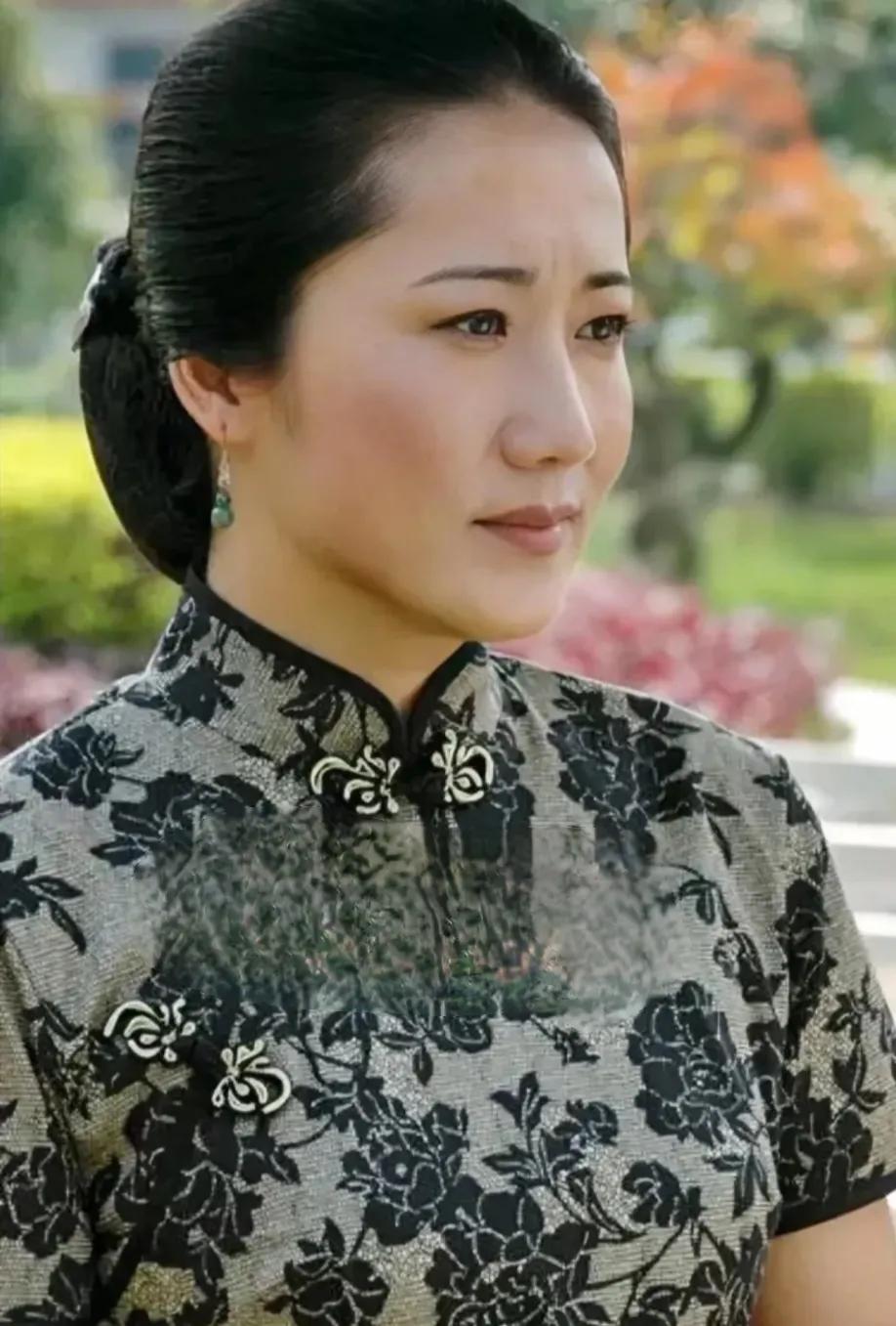 还记得她吗？她是默默无闻的实力派演员，演技炸裂就是不出名看过她很多剧。骨子里都是