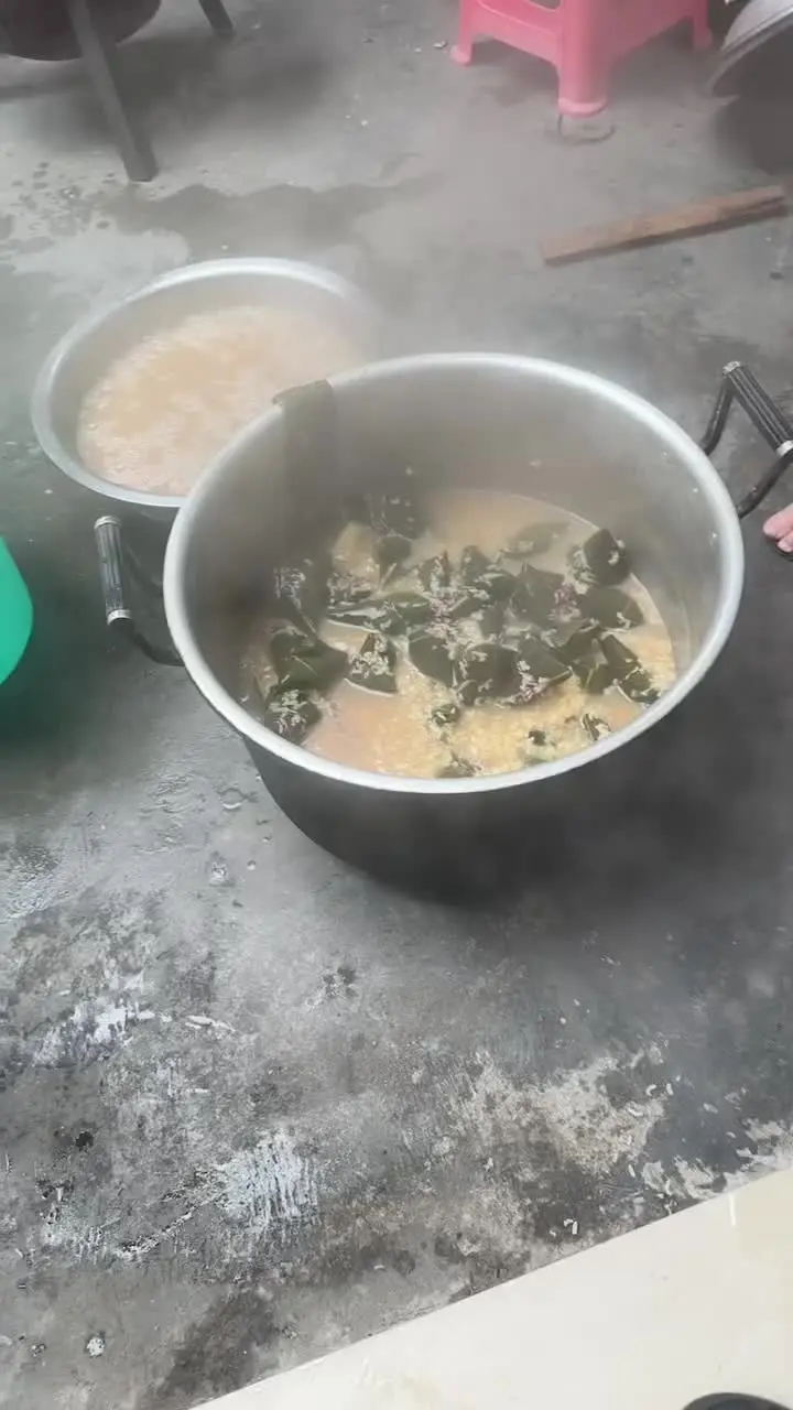 本来想说做好拿去家公家婆面前好好表现一下的😂这下子可能这辈子都不用我包粽子了