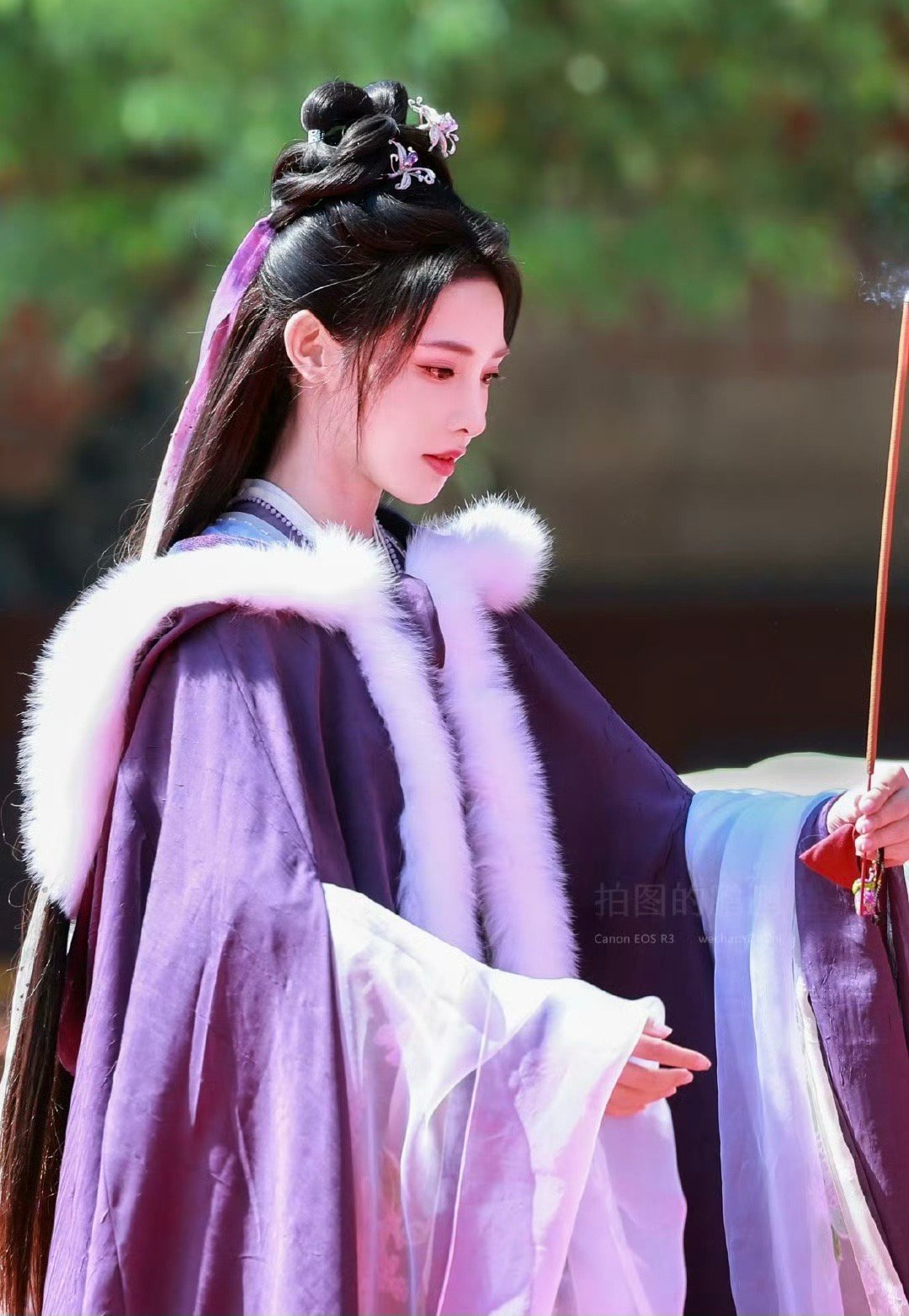 彭小苒《明月苍茫》开机路透图，这个造型好看吗？ ​​​