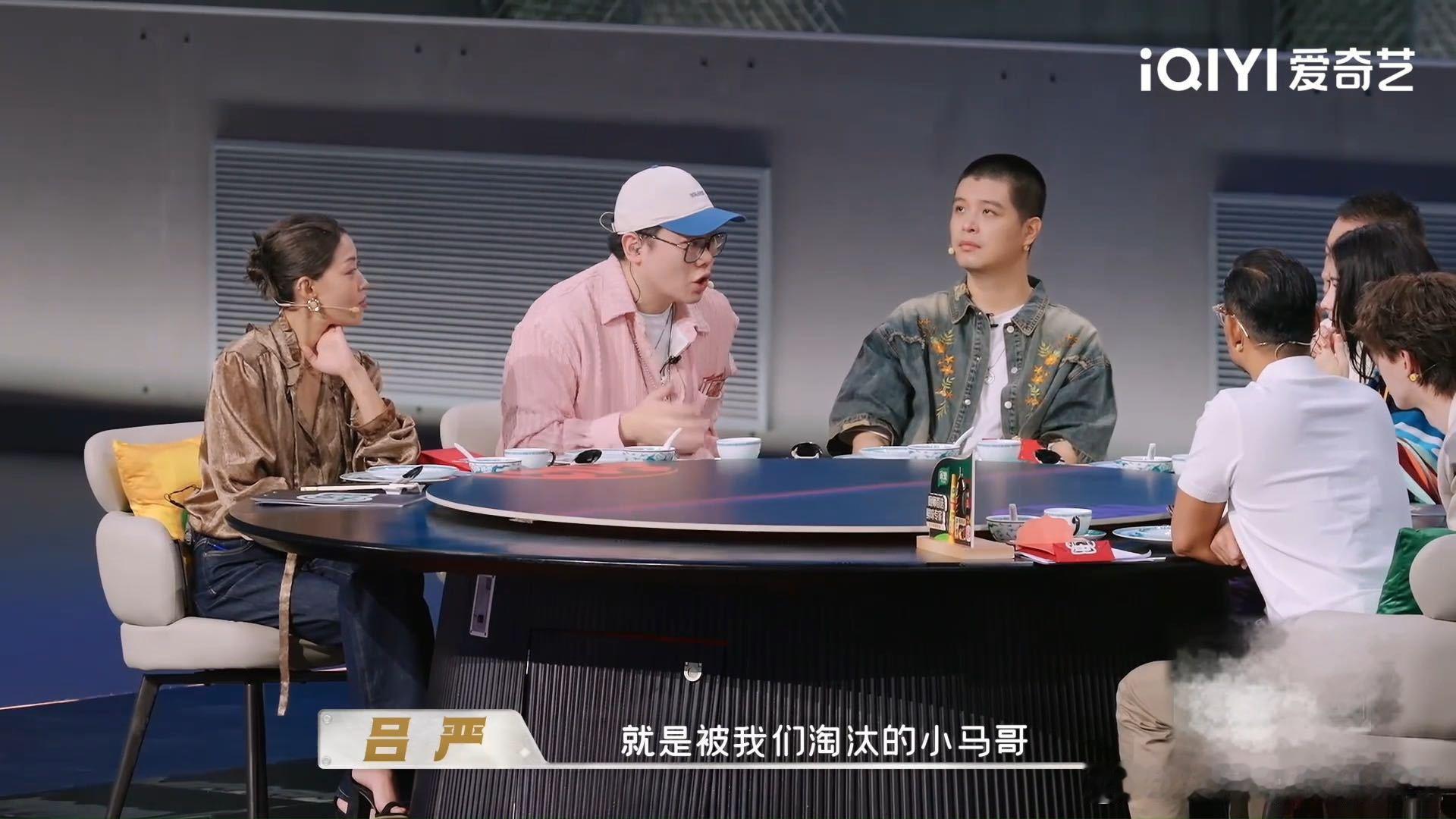 在厨综嗑到跨代cp了厨综有自己的甜宠文学天才厨人 美食综艺跳出竞技框架主打温情，