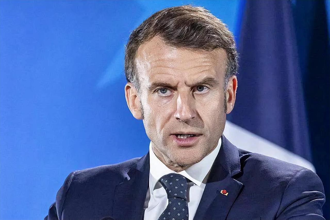 突发！法国总统马克龙当地时间4月18日在社交媒体表示，一名法国士兵18日晨间在黎