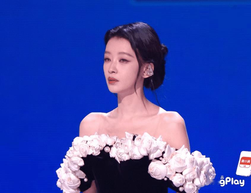 看过《浪姐》小考和一公的，绝对赞同孙怡的这个表情。

虽然说作为公众人物，必须要