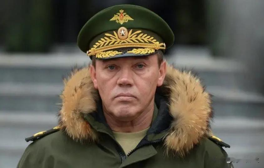 顿巴斯战局迎来一个关键节点。12月11日，俄罗斯总统普京收到了来自总参谋长格拉西