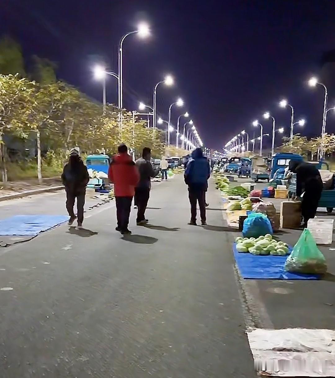 第一种可能性，是你拿到了别人抢不到的黄金专属点位，直接把自然流量拉到了天花板级别