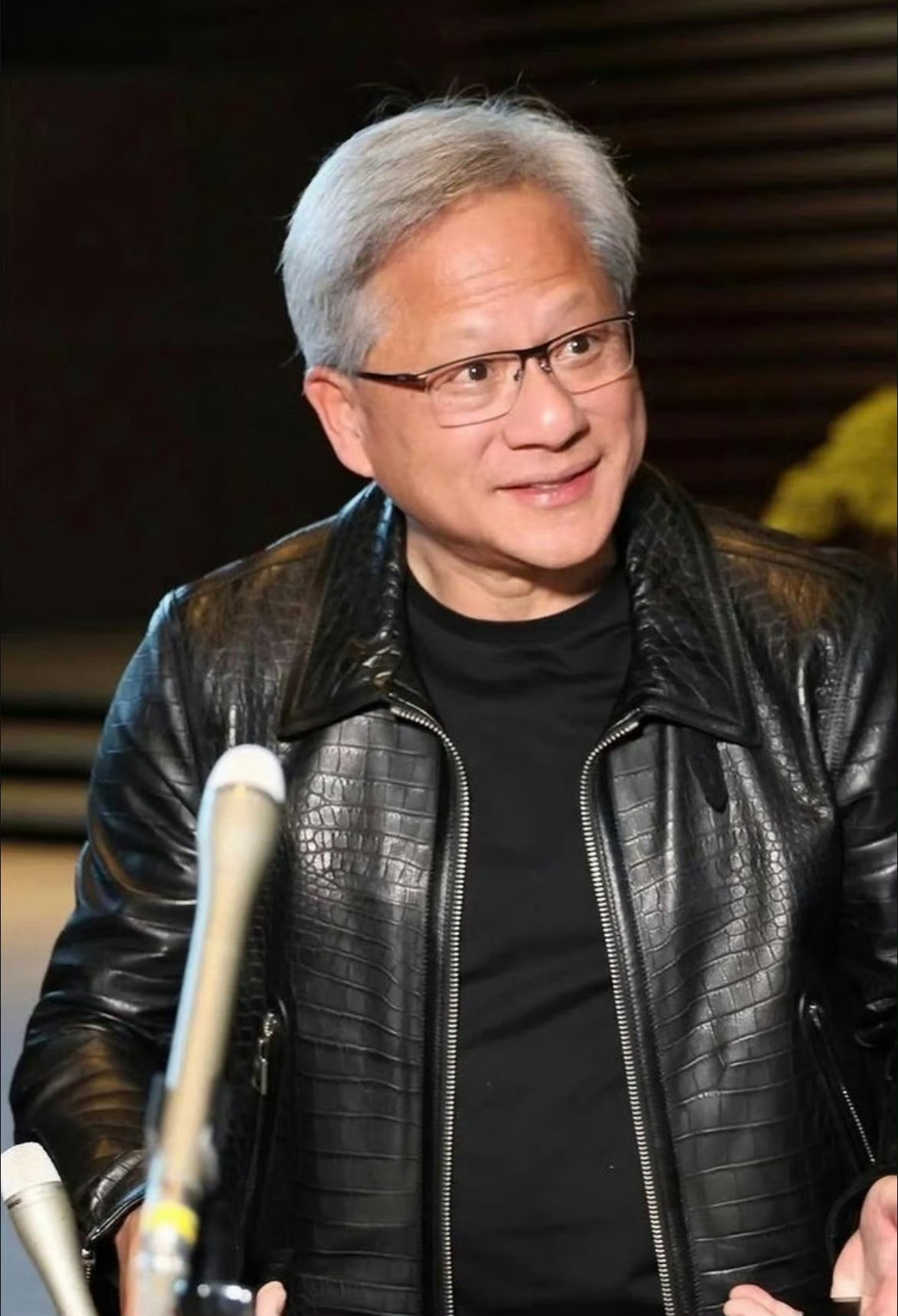 科技佳ZHJ这就是大佬和我们普通人之间的世界的参差嘛黄仁勋口中薪水很低，只是单纯