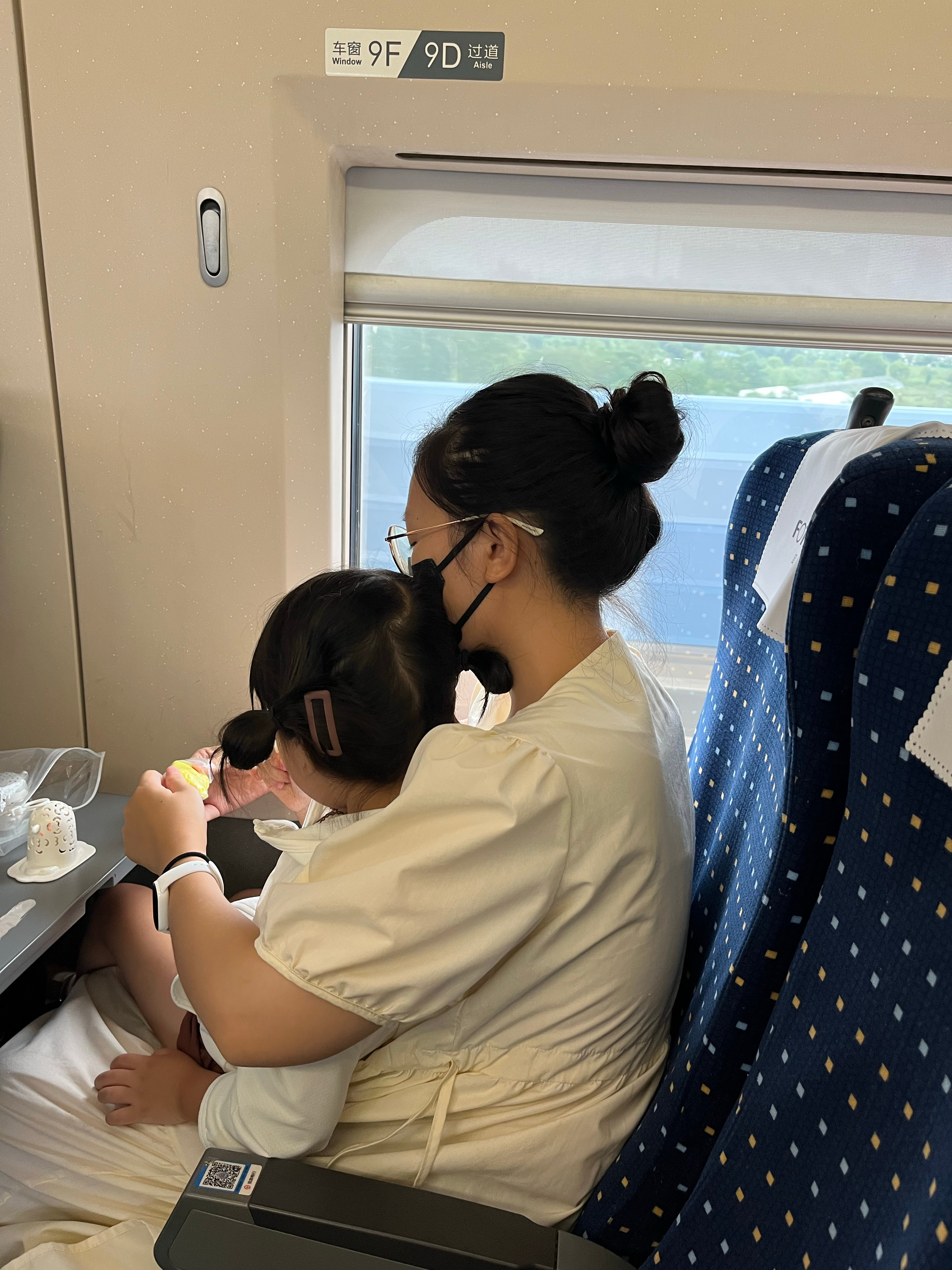 带孩子旅行不累是因为我没有控制欲以前和老公出去旅行，像在高强度 KPI考核，景点
