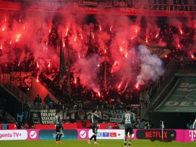 本周四，德国足协宣布针对法兰克福本赛季11起违规事件的处罚决定，共处罚金逾44万