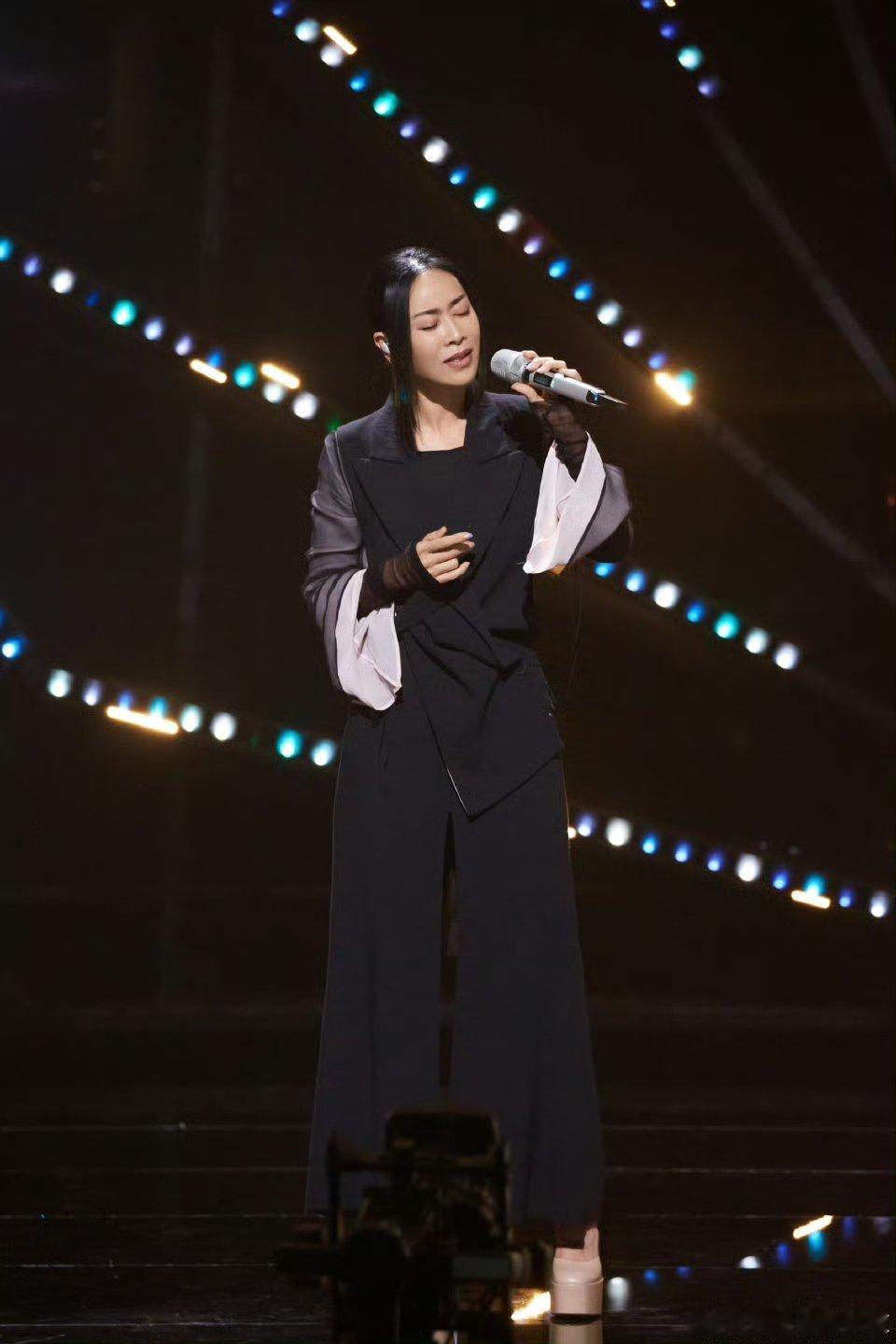 那英还在回味和马嘉祺唱兰亭序声鸣远扬 那英姐还在回应兰亭序合唱！马嘉祺唱功获肯定