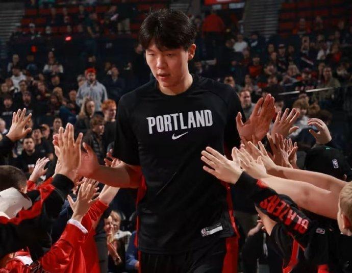 不纠结一时的出场时间，只关注持续的进步空间。杨瀚森的篮球故事才刚刚开篇，耐心等待