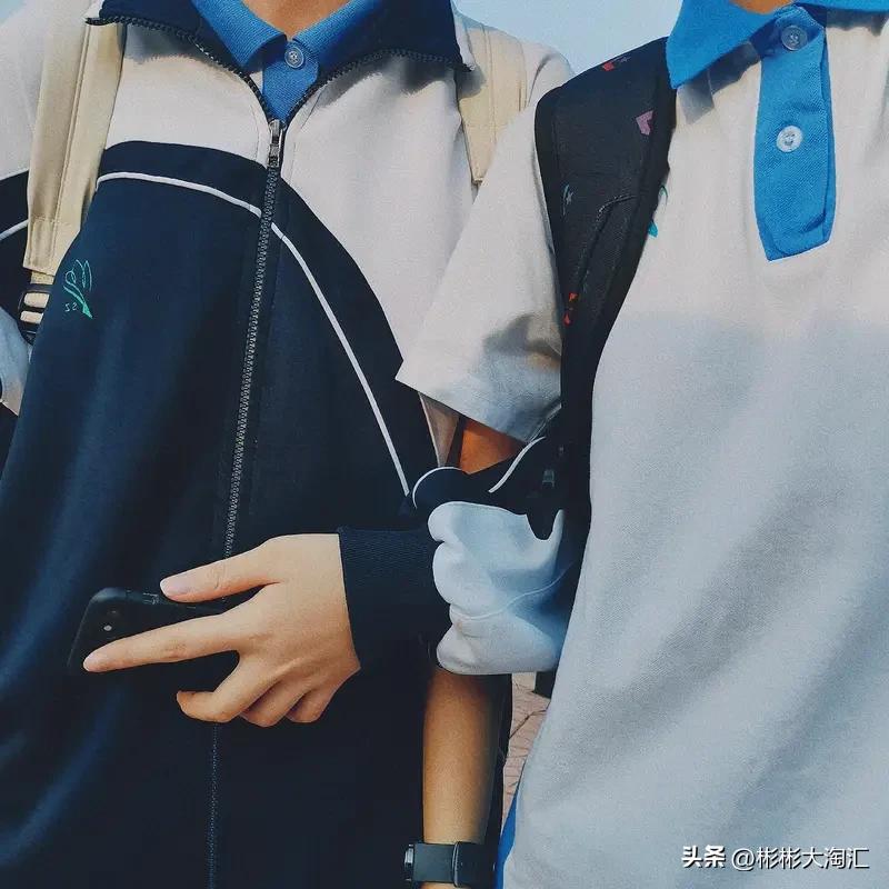 如果时光倒流，我想回到高中时代。那时候的我，每天都在为了高考拼命刷题，却忽略了身