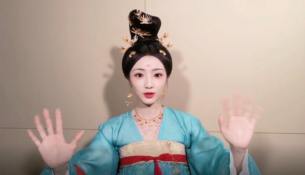 今天是蓝色这套！ 