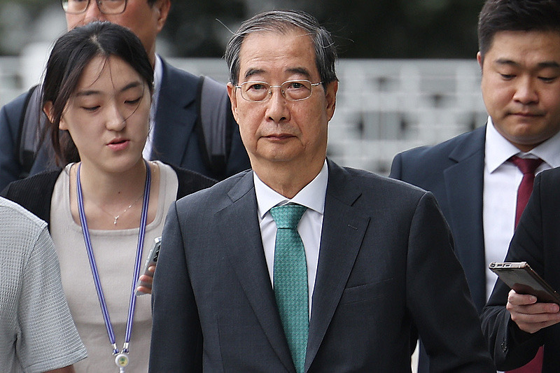 【#韩前国务总理韩德洙接受传唤调查#】总台记者获悉，韩国前国务总理韩德洙当地时间