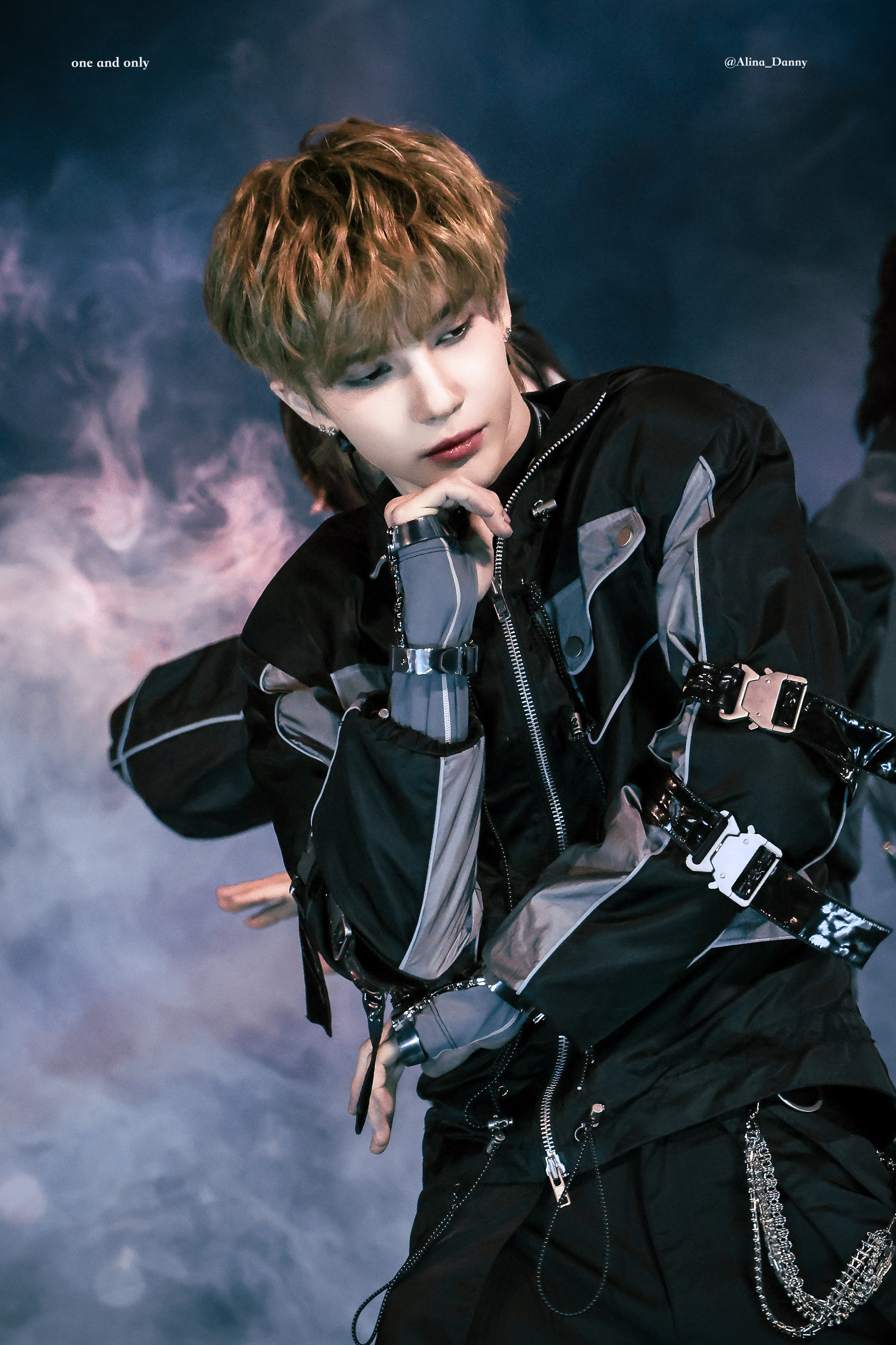 只知道daniel 好美萌啊李河民 别闹了呗 