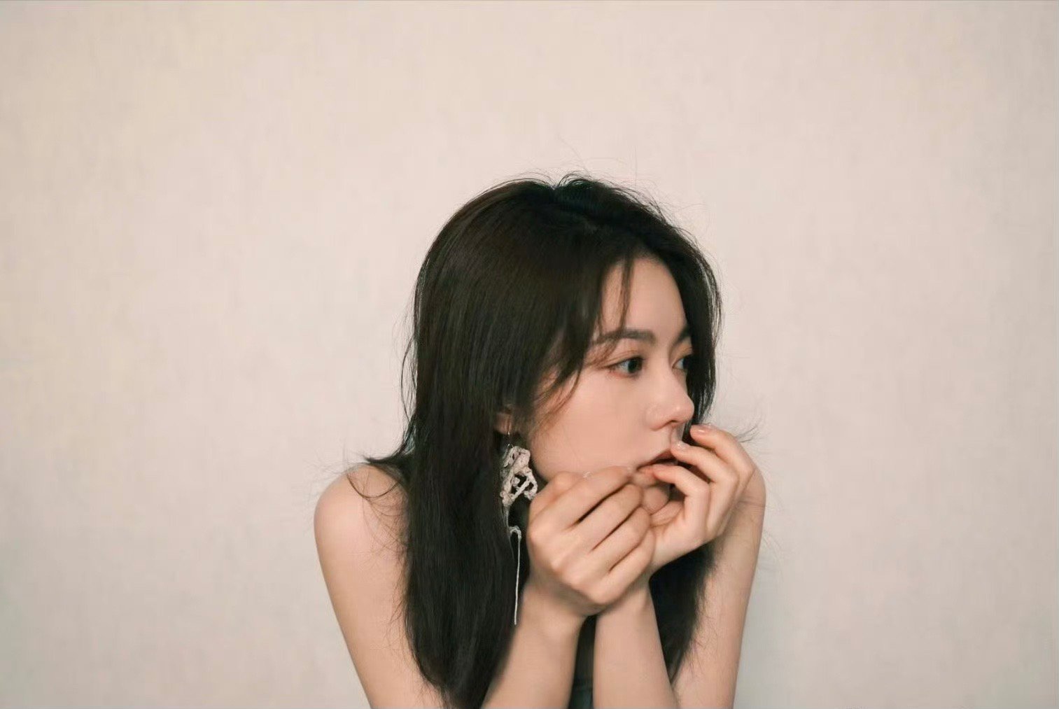 赵今麦、刘浩存今日的营业图，两位95后小花谁更美？ ​​​