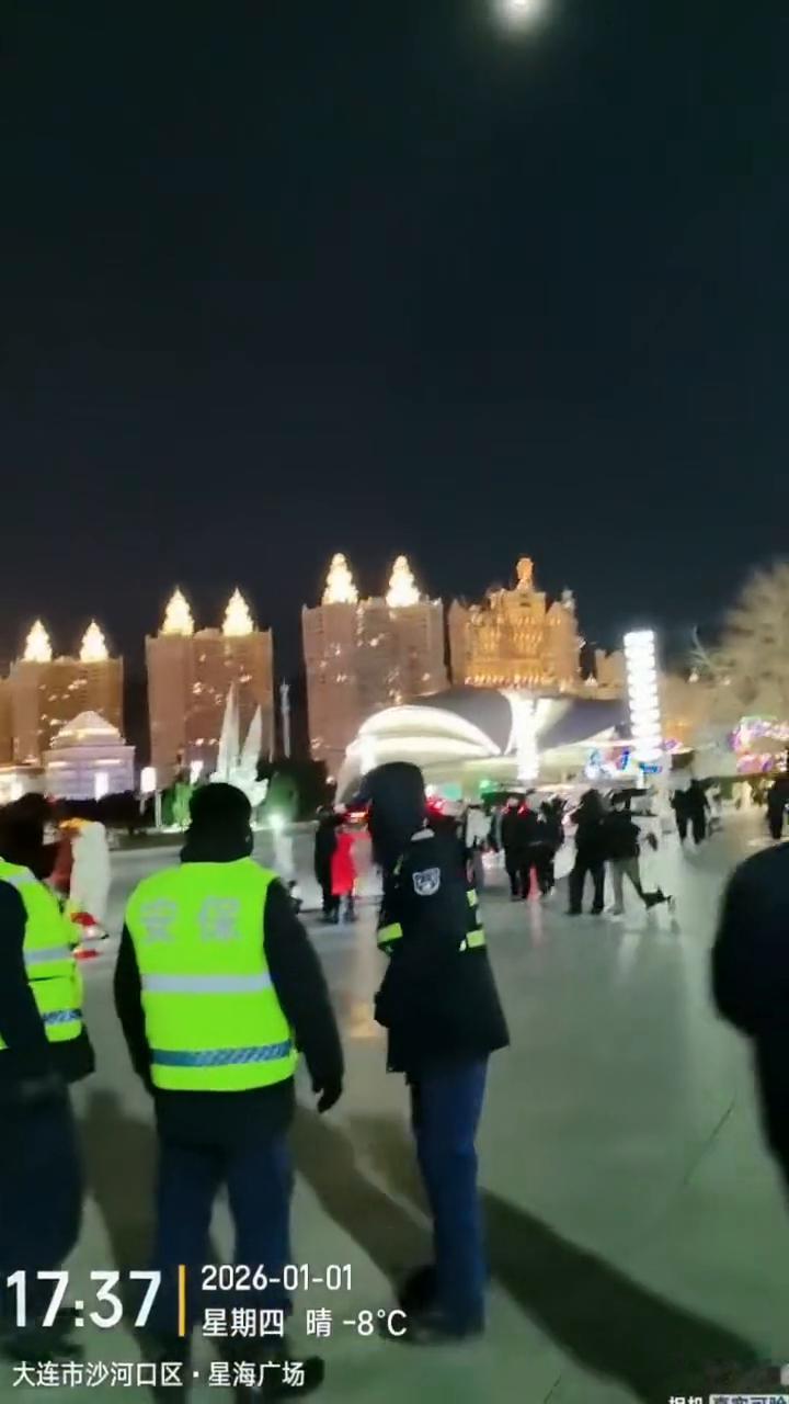 唱起了丰收，开心的逍遥。