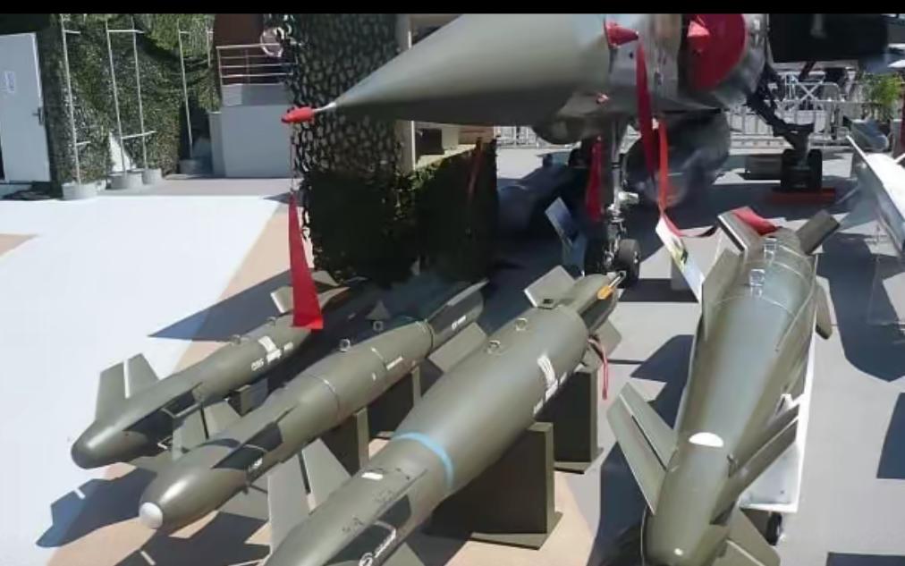 乌克兰战机获法国提供高精度制导航空炸弹 2月24日，乌克兰国防部新闻处通报称，法