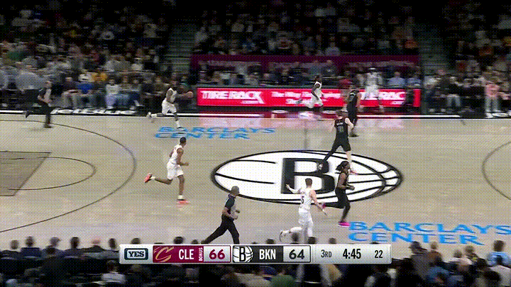 骑士超级巨星哈登真是蛮不讲理！在今天骑士客场挑战篮网的比赛中，当时比赛进行到了第