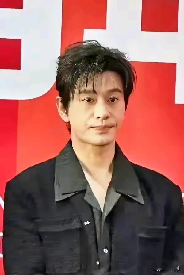 黄晓明真是挺让人同情的，年纪也不小了，咋就看上了叶珂呢？叶珂那样子，实在有点过了