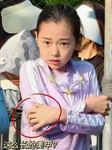 不懂就问这不会扎到脸吗