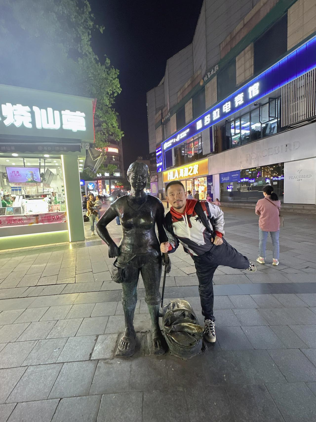 久违的青春流放地-宜昌！
看不尽的新变化，
吃不完的老味道…湖北宜昌旅游 @头条