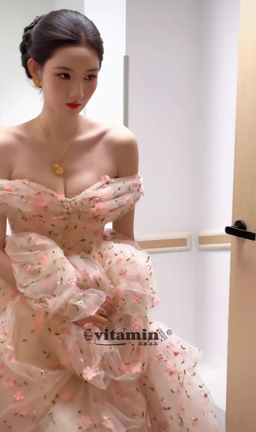 王玉雯虽然脸差点意思，但是身材95🌸里无敌了。 