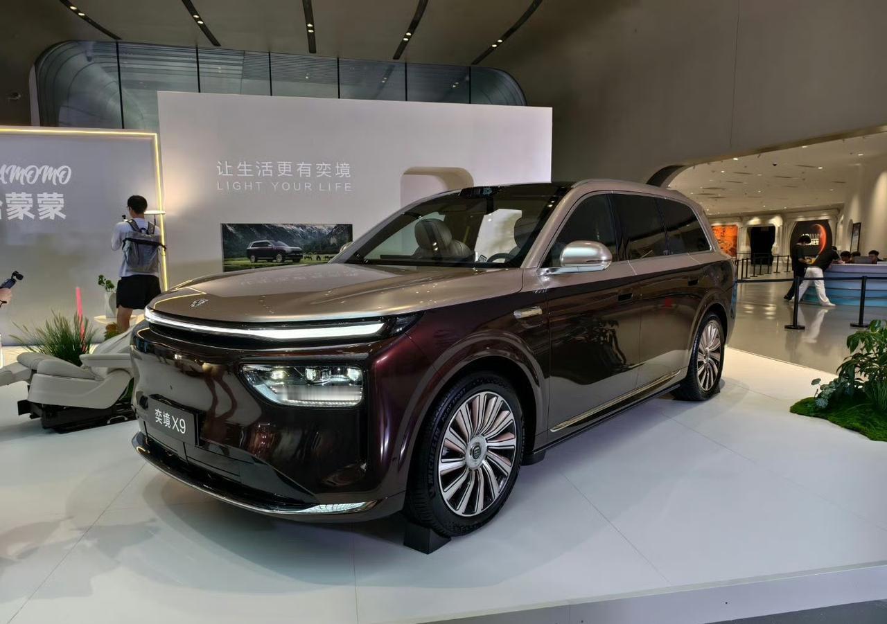 明明奕境 X9 是 40 万的起售价！我这造个词条，30 万买奕境 X9，我还以