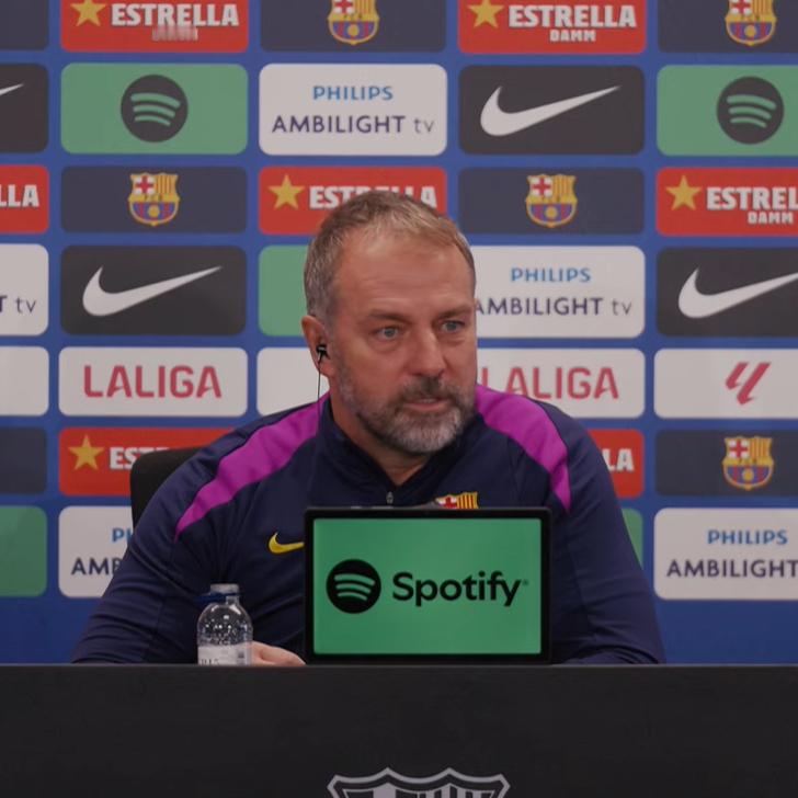 问：我们采访了一些巴萨球迷，他们对昨天皇马战平赫罗纳，巴萨球迷感到高兴，但也表示