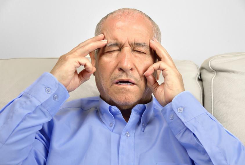 42岁大姐起夜后，凌晨3点脑梗离世！只因睡前4大坏习惯！要警惕

凌晨三点的夜，