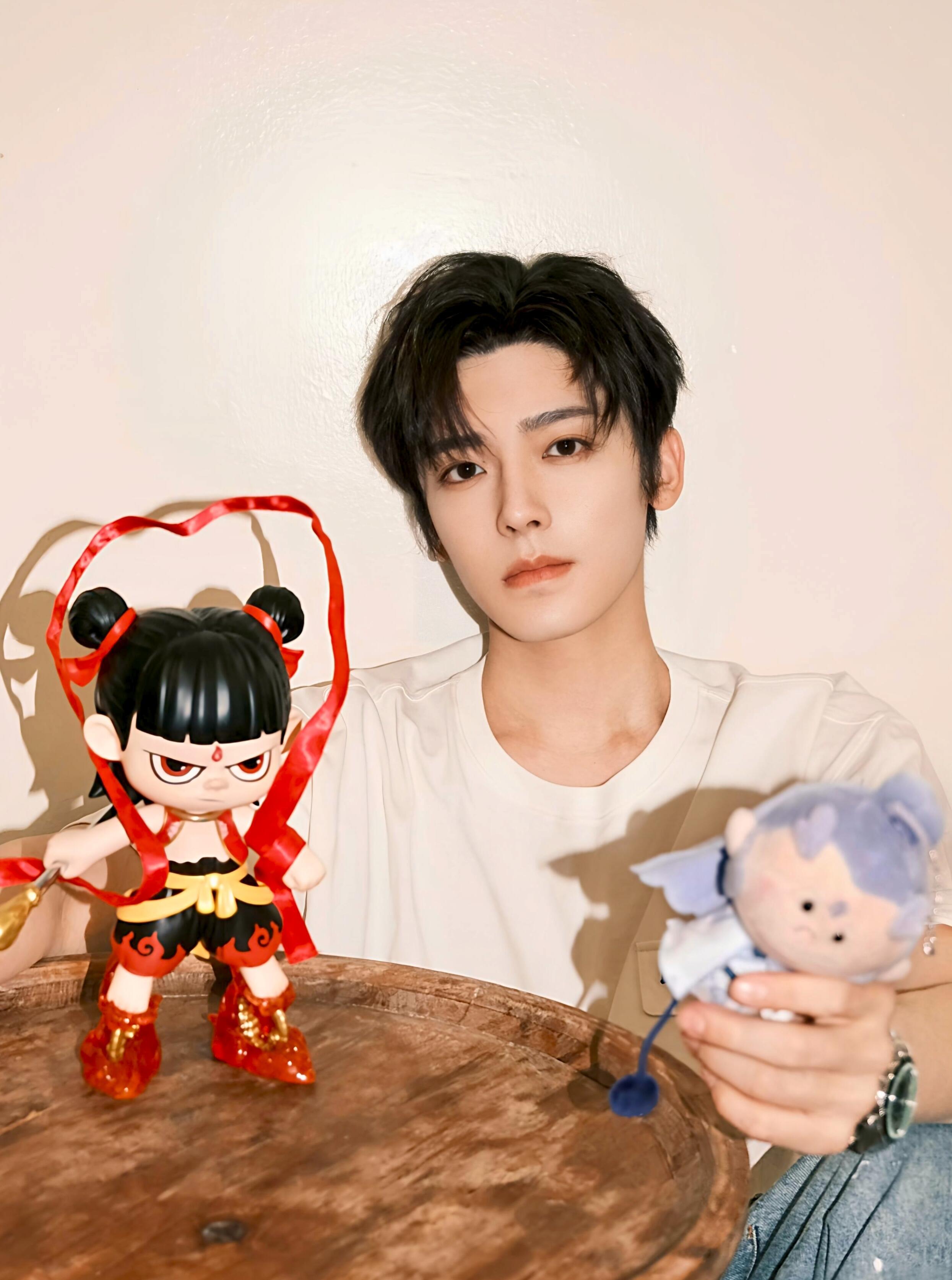 颜值点满的侯明昊 ​​​