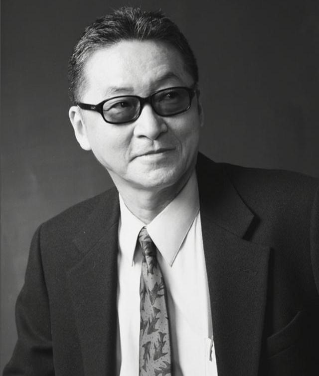 2005年的秋天，北京大学的讲台上，一位年过七旬、言辞犀利的老人正在进行演讲。演