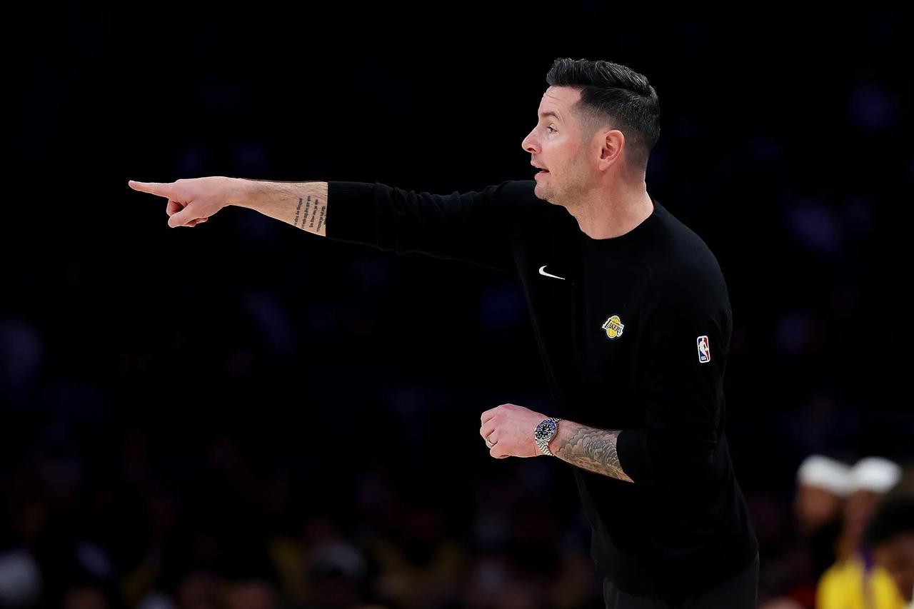 NBA下赛季主教练年薪一览；

多诺万——下赛季600万美元，热火队；

乌杜卡