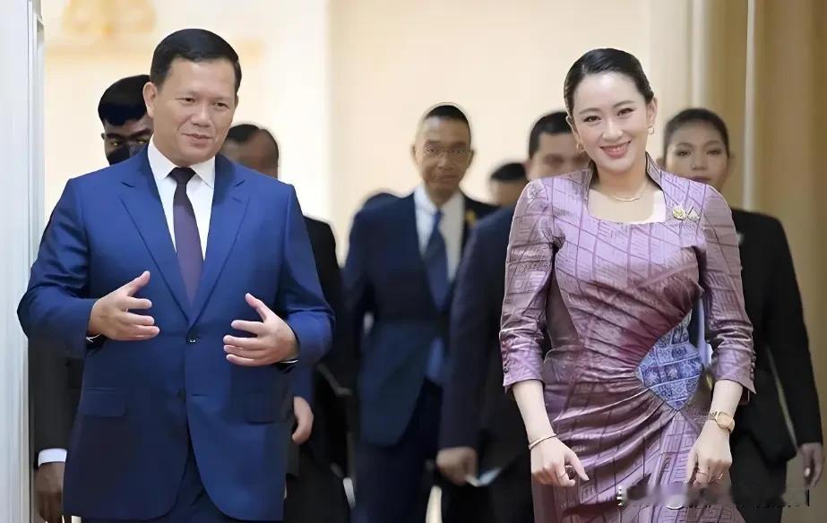 洪森的儿子洪玛奈，虽然是柬埔寨首相，但是他不如他信的女儿佩通知，虽然两人之间的身